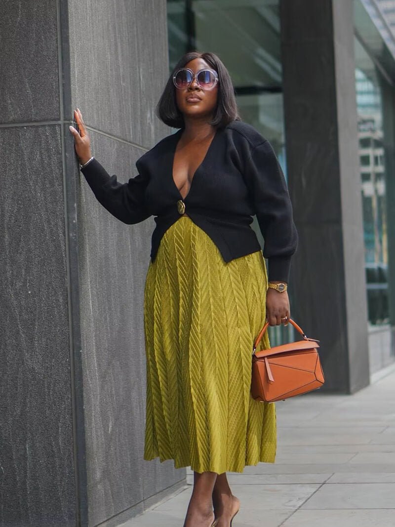 Mia | Chic Deep V-Neck Cardigan for Effortless Layering 1