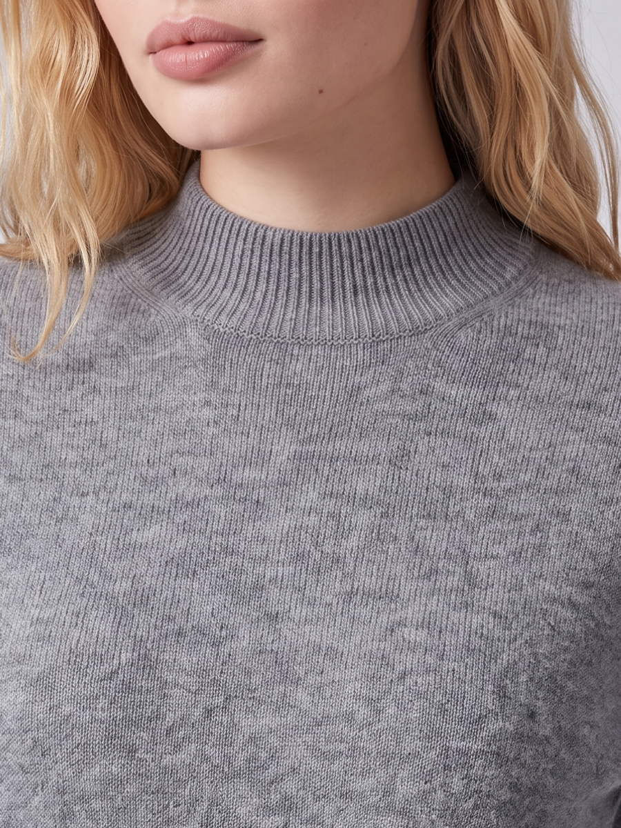 Mia | Cozy Loose-Fit Mock Neck Sweater 2